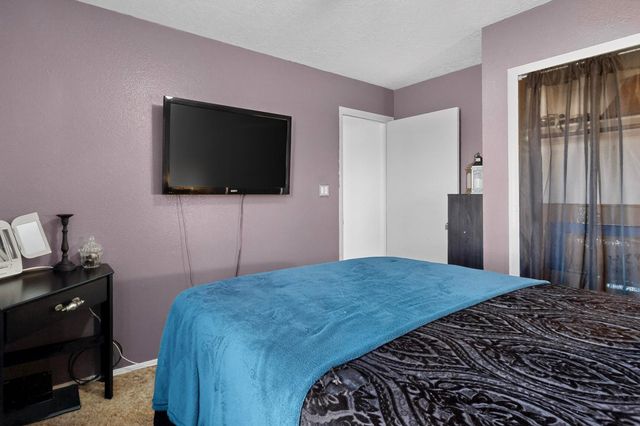 1671 Domain Loop SE, Rio Rancho, NM 87124