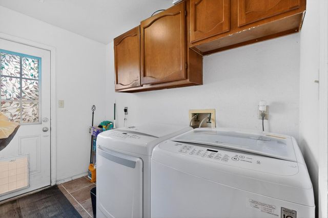 1671 Domain Loop SE, Rio Rancho, NM 87124