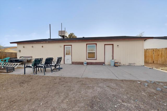 1671 Domain Loop SE, Rio Rancho, NM 87124