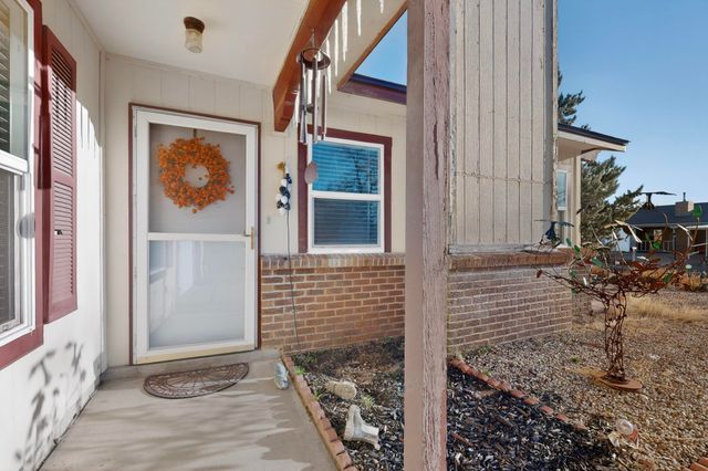 1671 Domain Loop SE, Rio Rancho, NM 87124