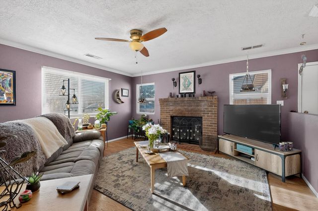 1671 Domain Loop SE, Rio Rancho, NM 87124