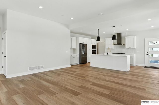 17507 Marinda Plaza, Omaha, NE 68130