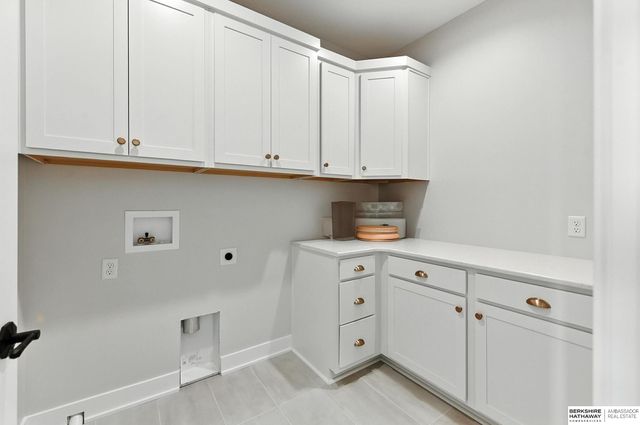 17507 Marinda Plaza, Omaha, NE 68130