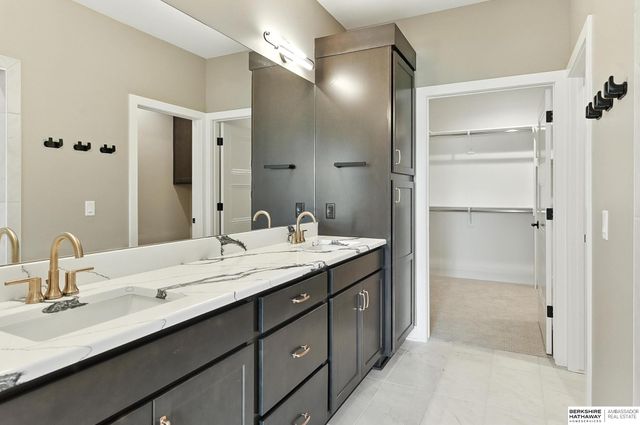 17507 Marinda Plaza, Omaha, NE 68130