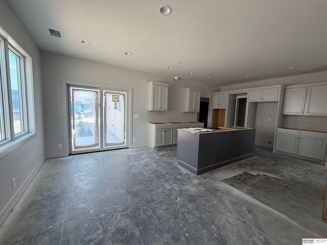 17507 Marinda Plaza, Omaha, NE 68130