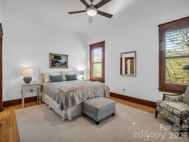 720 Overlook Drive, Flat Rock, NC 28731