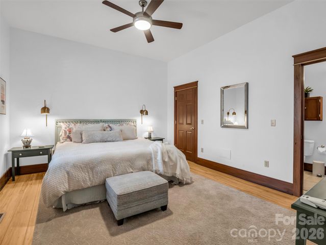 720 Overlook Drive, Flat Rock, NC 28731