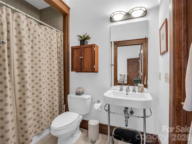 720 Overlook Drive, Flat Rock, NC 28731
