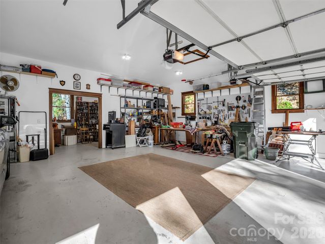 720 Overlook Drive, Flat Rock, NC 28731