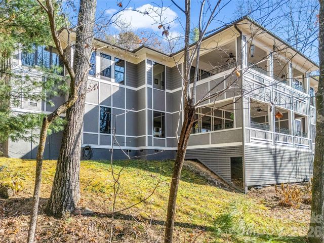 720 Overlook Drive, Flat Rock, NC 28731