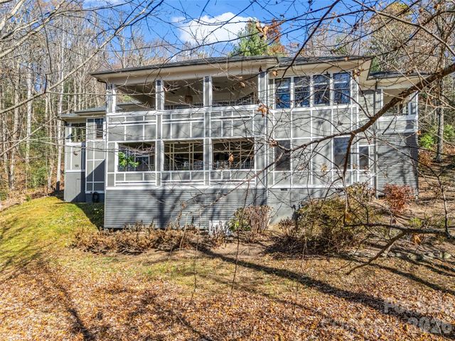 720 Overlook Drive, Flat Rock, NC 28731