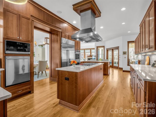 720 Overlook Drive, Flat Rock, NC 28731