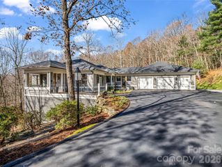 720 Overlook Drive, Flat Rock, NC 28731