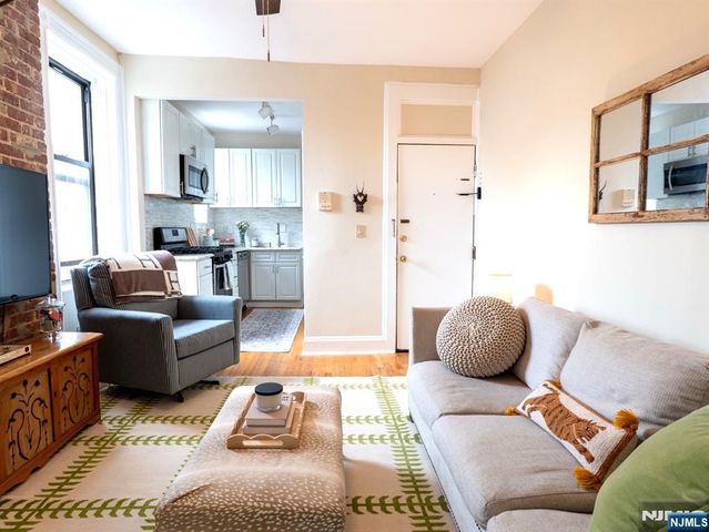 95 Willow Avenue 4B, Hoboken, NJ 07030