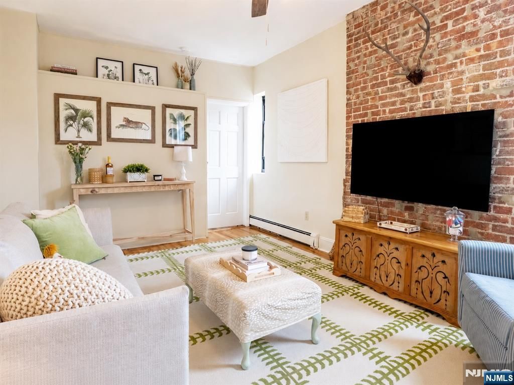 95 Willow Avenue 4B, Hoboken, NJ 07030
