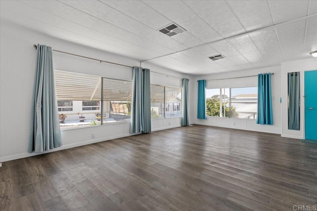 718 Sycamore Avenue 109, Vista, CA 92083 — photo 3