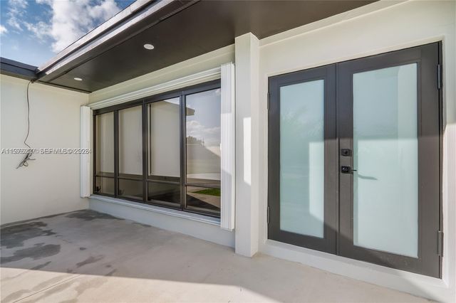 8421 SW 27th Ter, Miami, FL 33155