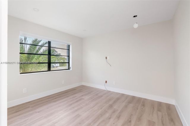 8421 SW 27th Ter, Miami, FL 33155