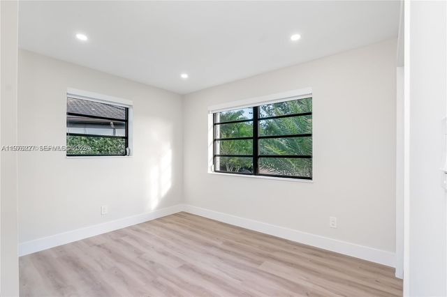 8421 SW 27th Ter, Miami, FL 33155