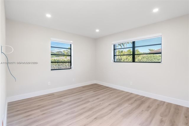 8421 SW 27th Ter, Miami, FL 33155