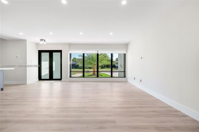 8421 SW 27th Ter, Miami, FL 33155