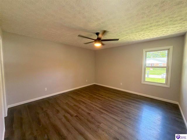 121 Academy Lane, Radcliff, KY 40160