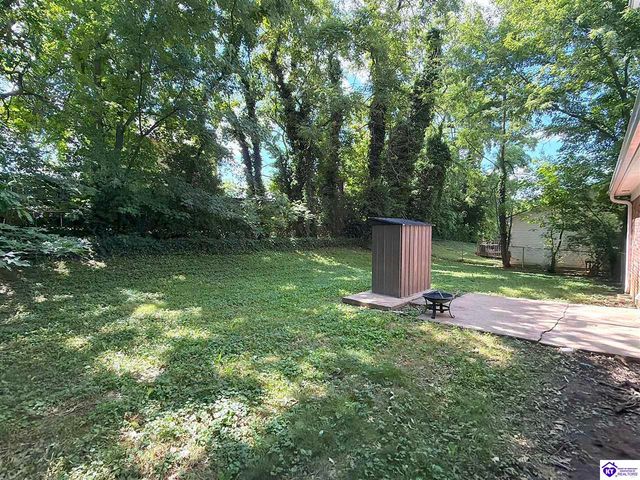 121 Academy Lane, Radcliff, KY 40160