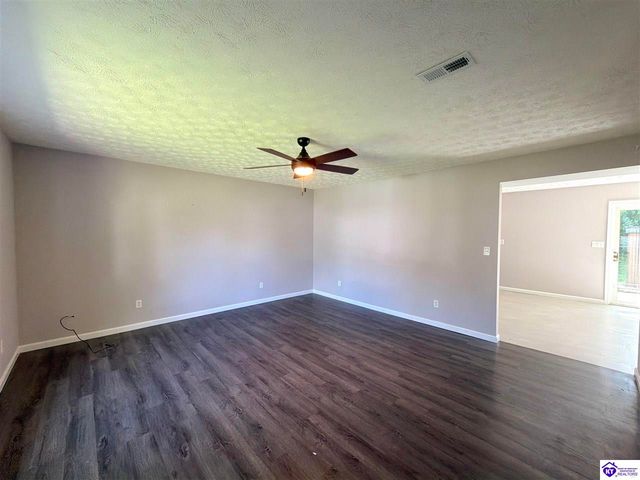 121 Academy Lane, Radcliff, KY 40160