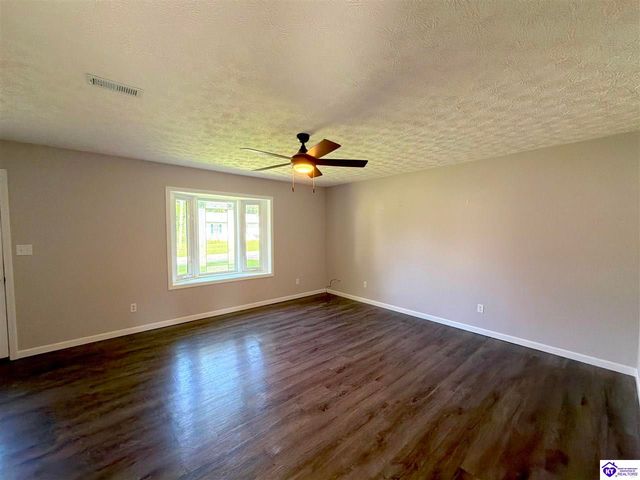 121 Academy Lane, Radcliff, KY 40160