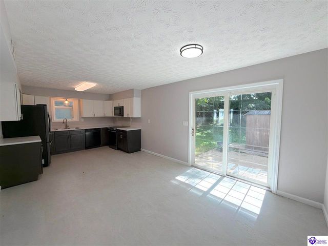 121 Academy Lane, Radcliff, KY 40160