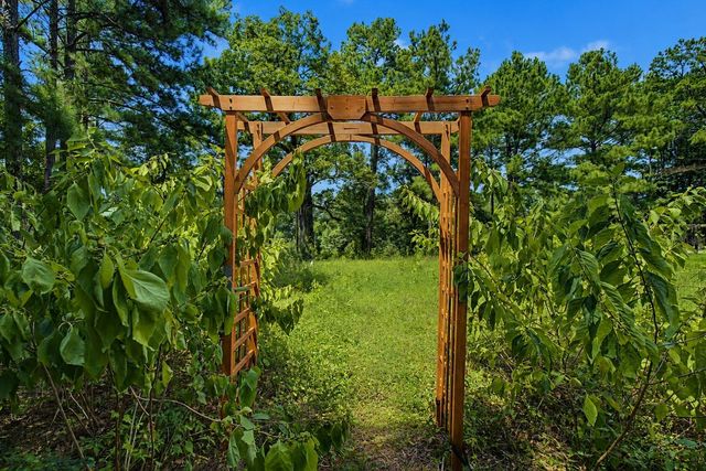 293 Robinson Creek Road A, Huntsville, TX 77340