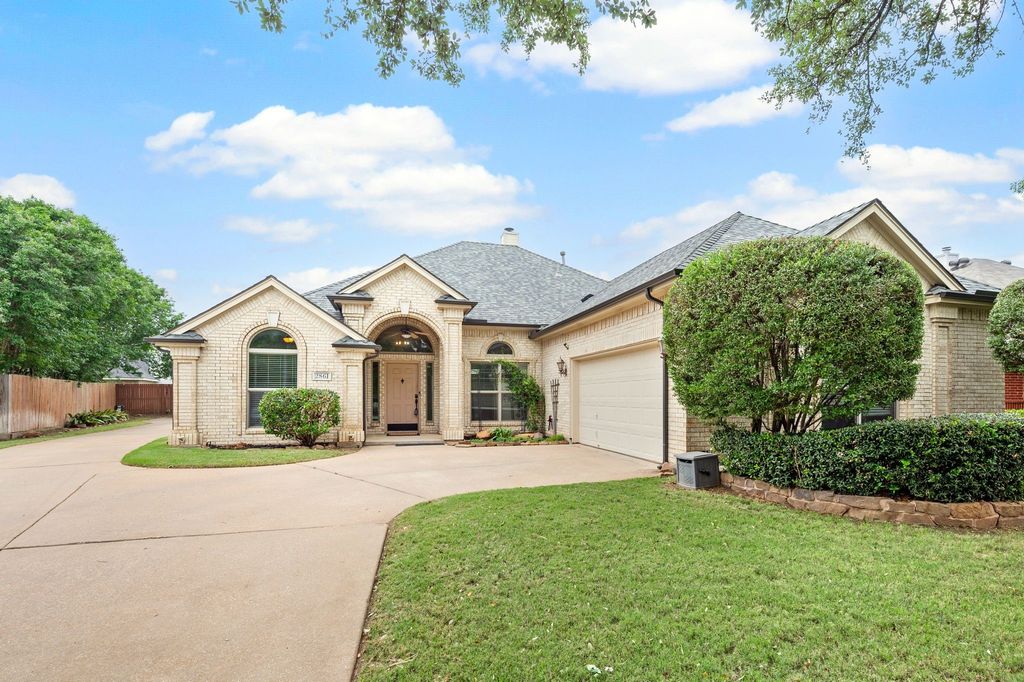 2861 Harvard Court, Fort Worth, TX 76118