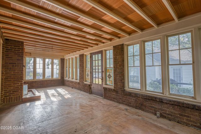 328 N Byers Avenue, Joplin, MO 64801