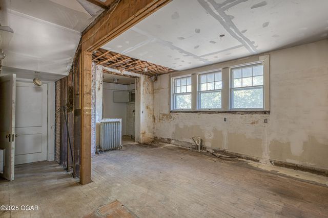 328 N Byers Avenue, Joplin, MO 64801