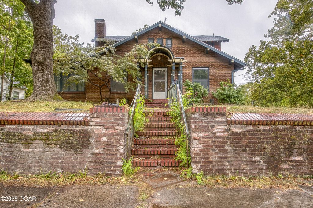 328 N Byers Avenue, Joplin, MO 64801