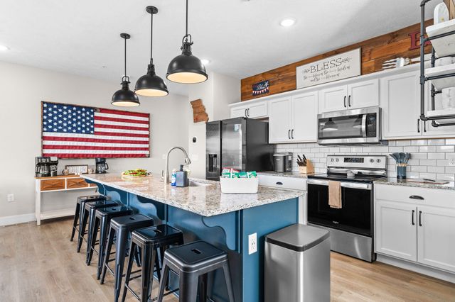 105 Chateau Mountain Drive, Branson, MO 65616