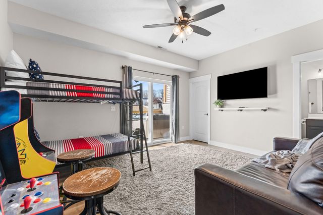 105 Chateau Mountain Drive, Branson, MO 65616