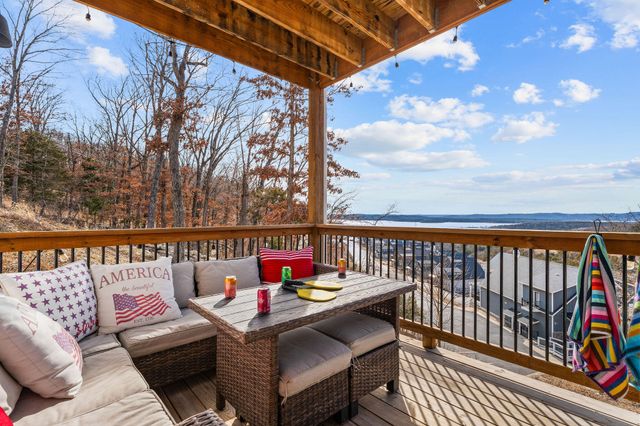 105 Chateau Mountain Drive, Branson, MO 65616