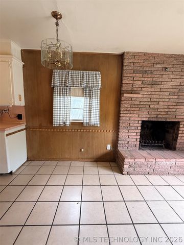 5027 N Utica Place, Tulsa, OK 74130