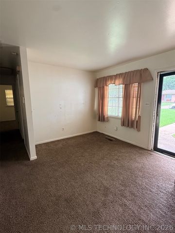 5027 N Utica Place, Tulsa, OK 74130