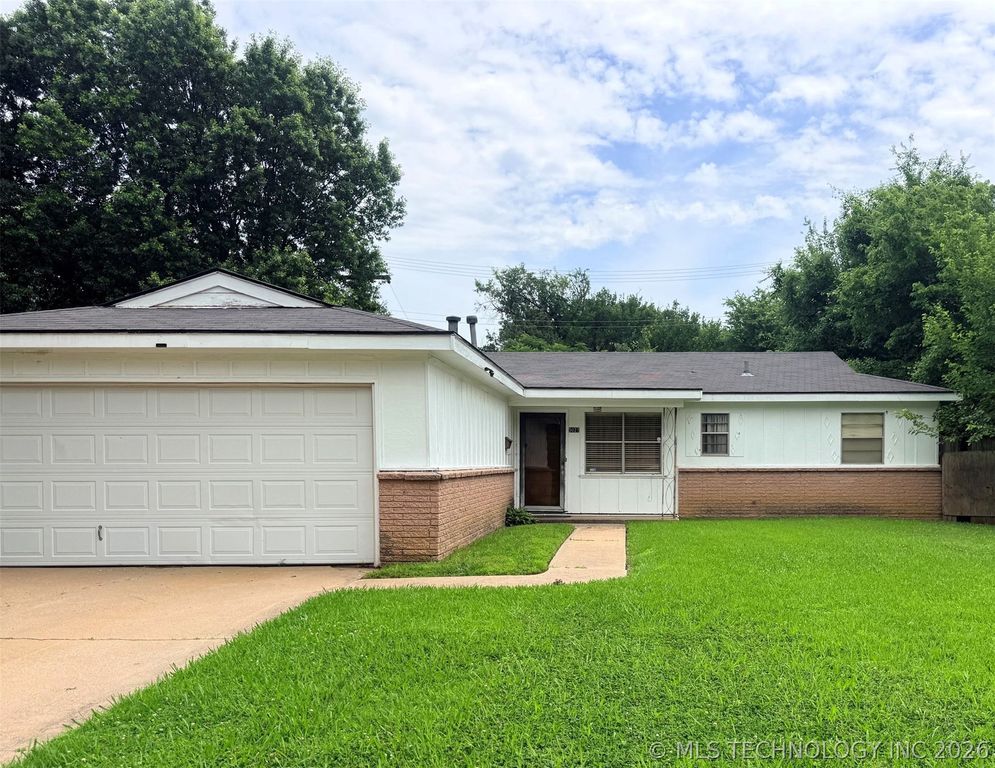 5027 N Utica Place, Tulsa, OK 74130