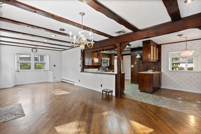 933 Dana Avenue, Valley Stream, NY 11580