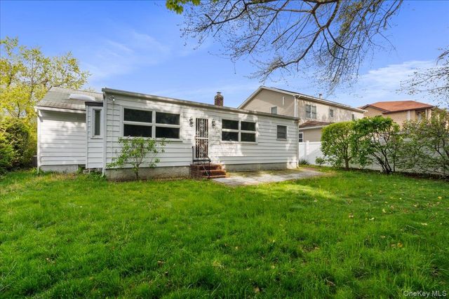 933 Dana Avenue, Valley Stream, NY 11580