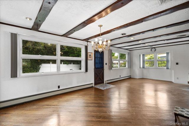 933 Dana Avenue, Valley Stream, NY 11580
