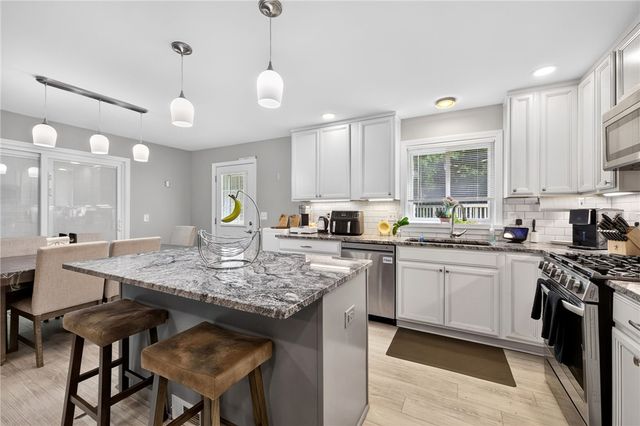 10 Mascot Drive, Greece, NY 14626