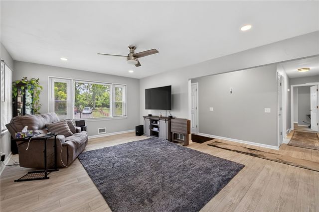 10 Mascot Drive, Greece, NY 14626