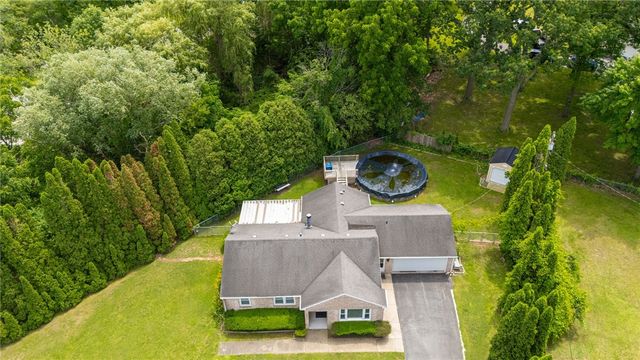 10 Mascot Drive, Greece, NY 14626