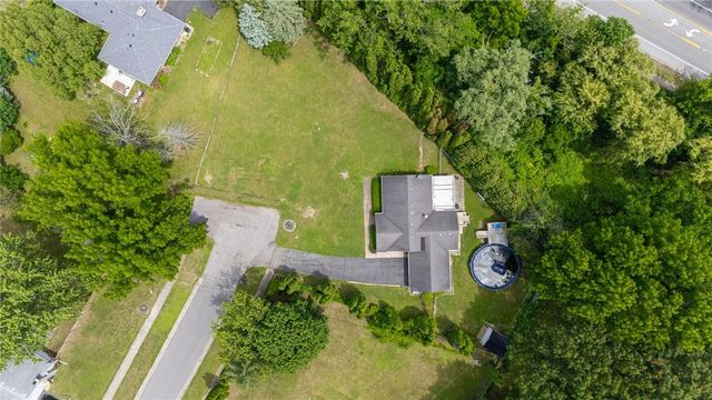 10 Mascot Drive, Greece, NY 14626