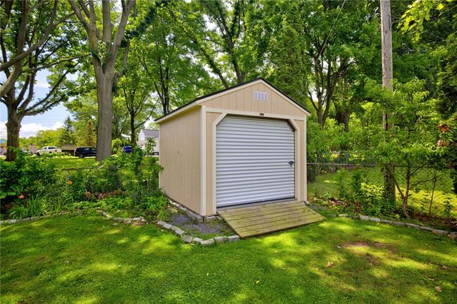 10 Mascot Drive, Greece, NY 14626