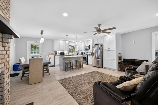 10 Mascot Drive, Greece, NY 14626